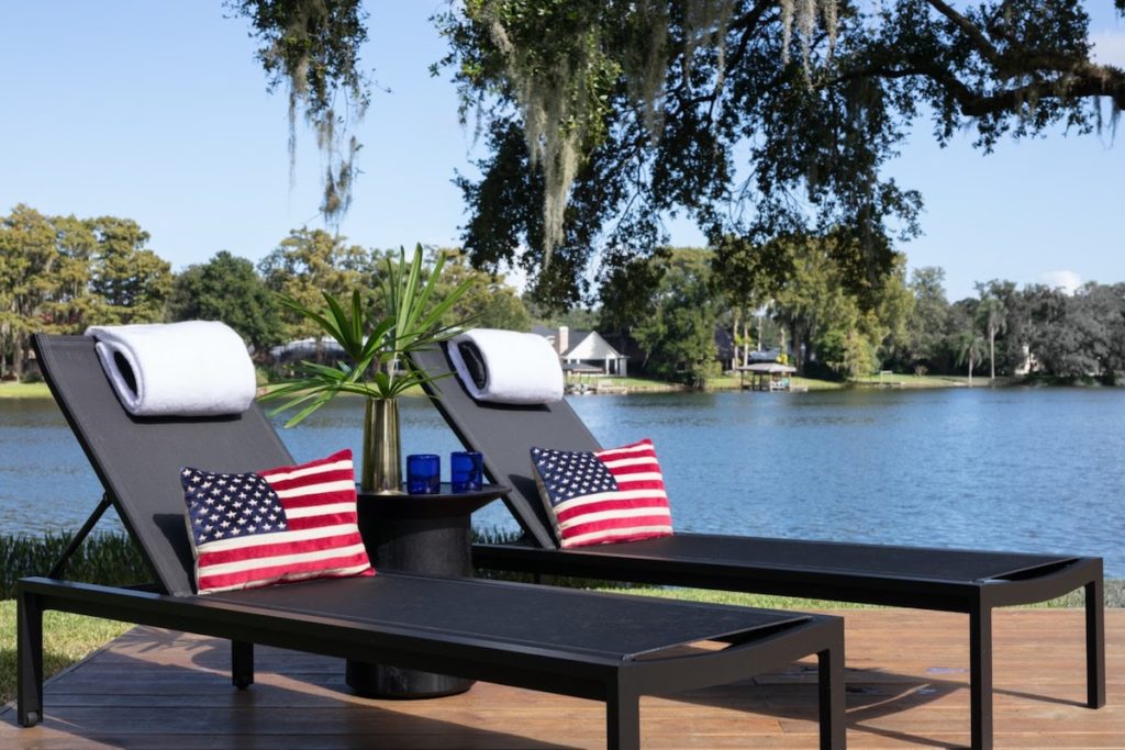 Black Outdoor Lounge Chairs with Side Table